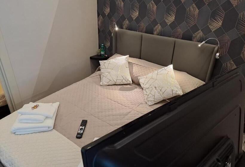 اتاق سوپریور چهار تخته, Aircraft Services Rooms