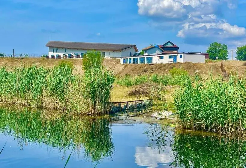 سوییت خانوادگی, Delta View