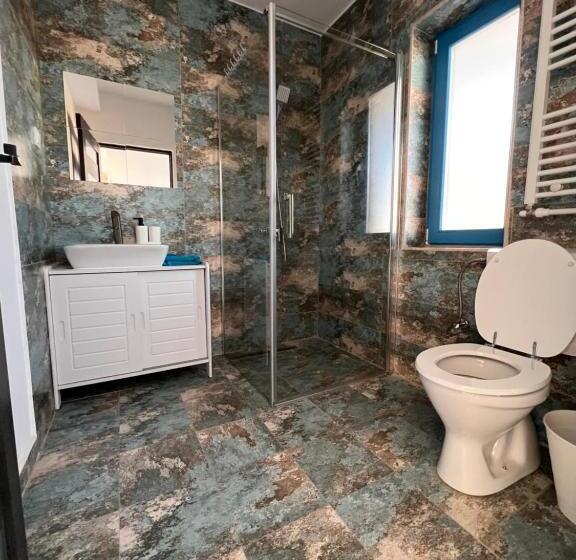 Suite Familiale, Delta View