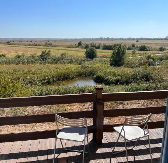 Suite Familiale, Delta View