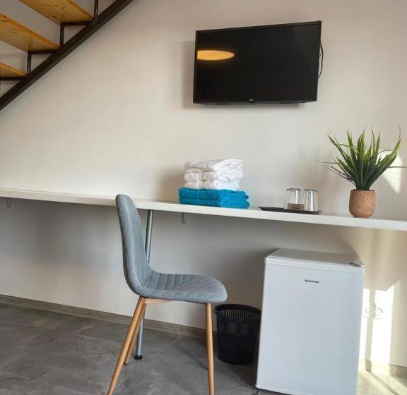 Suite Familiale, Delta View