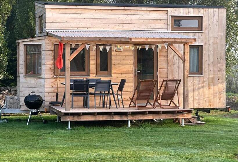 בונגלו משפחתי, Domaine De L O