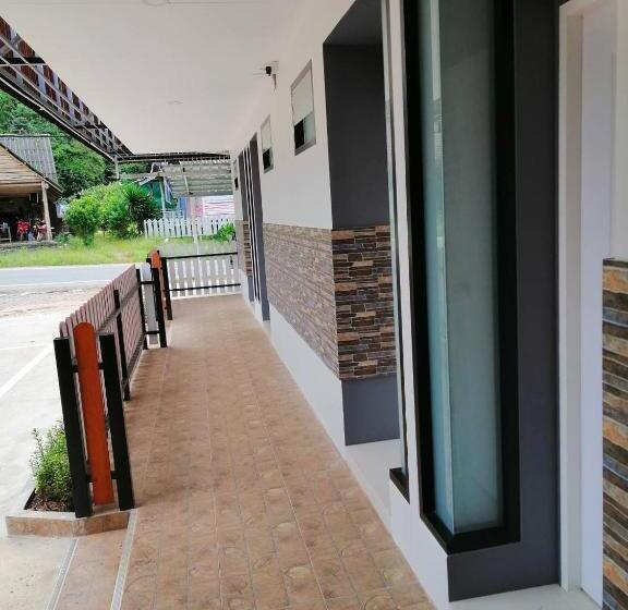 Standard Kolmen Hengen Huone, เกาะช้างรักดี รีสอร์ท