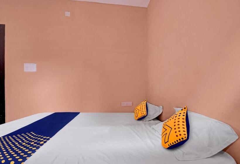 Трехместный Номер Классика, Spot On Hotel Prime
