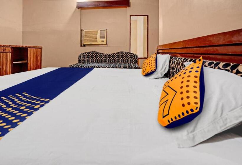 Трехместный Номер Классика, Spot On Hotel Prime