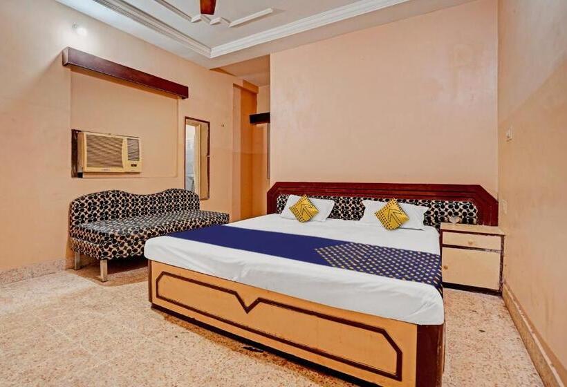 Трехместный Номер Классика, Spot On Hotel Prime