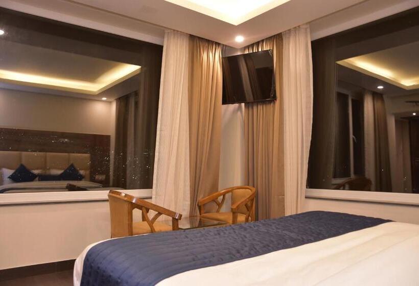 غرفة قياسية سرير كينج, The Orison