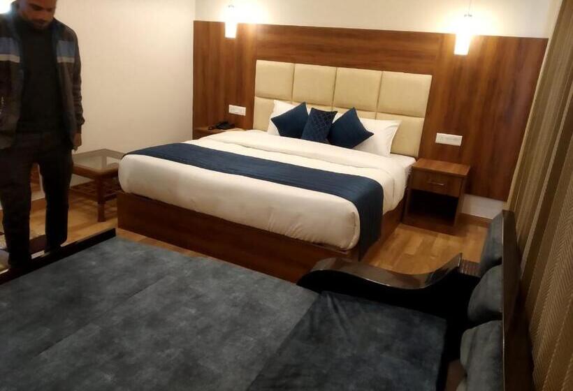 جناح عائلي, The Orison