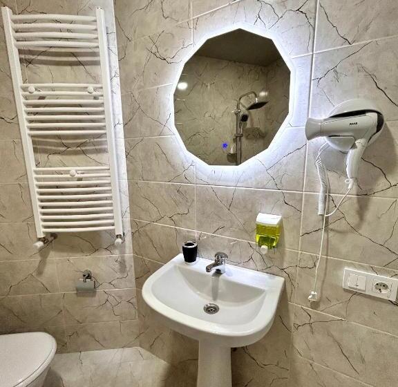 اتاق استاندارد با بالکن, Dandelion Hotel Gudauri