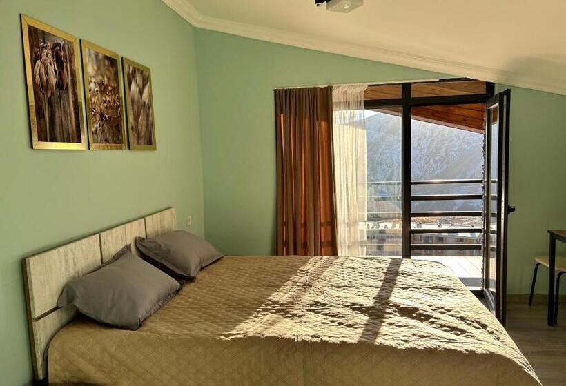 اتاق استاندارد با بالکن, Dandelion Hotel Gudauri
