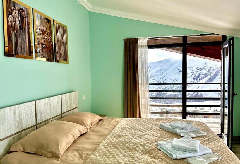 اتاق استاندارد با بالکن, Dandelion Hotel Gudauri