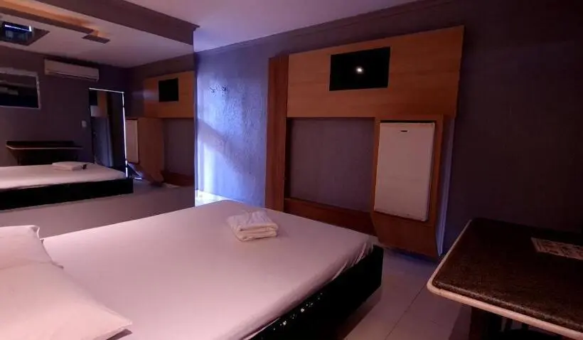 スイート, Gran Motel Gyn