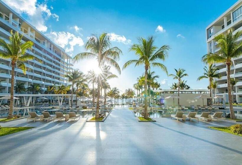 Люкс, Ocean View In 5 Diamond Resort