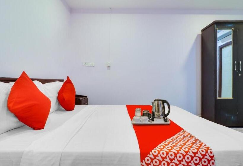 Трехместный Номер Классика, Oyo Flagship 70332 Lahari Luxorious Rooms