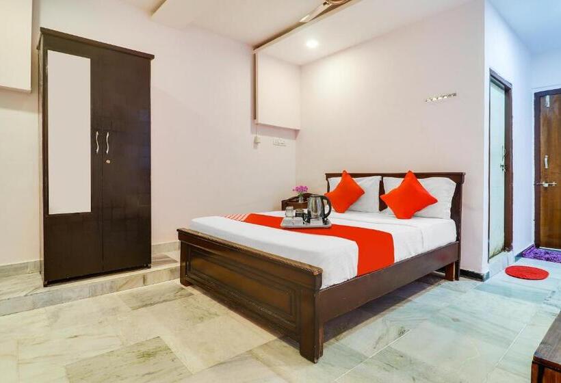 三人经典房间, Oyo Flagship 70332 Lahari Luxorious Rooms