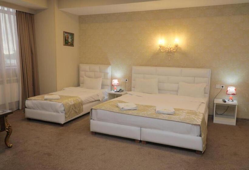 اتاق استاندارد سه نفره, Shahdag Quba & Truskavets