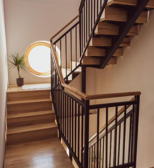 غرفة قياسية, Pensiunea Violin Panzió