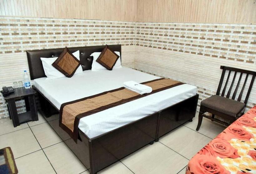 Pokój Trzyosobowy Klasyczny, Oyo Flagship Hotel Big City