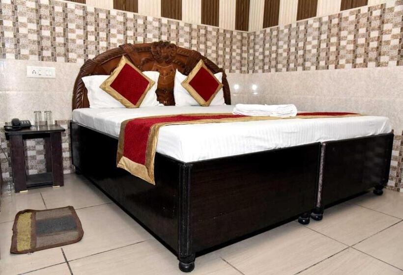 Pokój Trzyosobowy Klasyczny, Oyo Flagship Hotel Big City