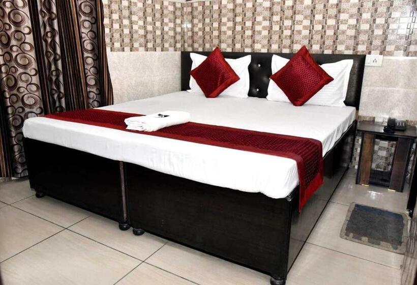 Pokój Trzyosobowy Klasyczny, Oyo Flagship Hotel Big City