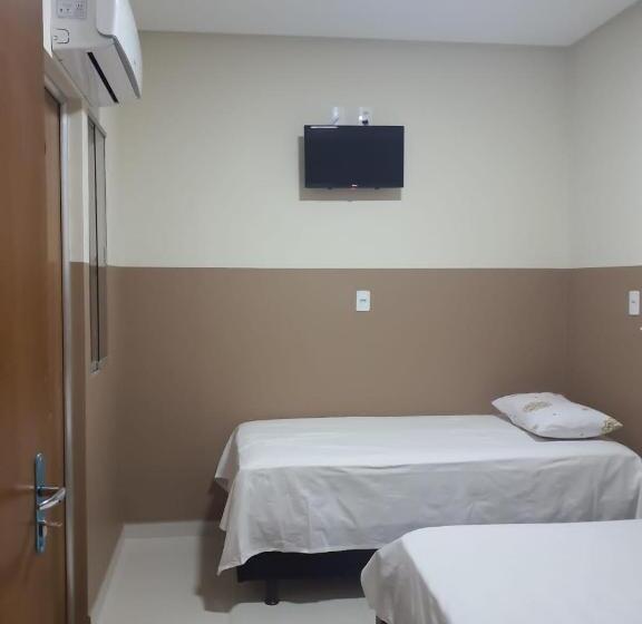 חדר סטנדרט לשלושה, Center Prime