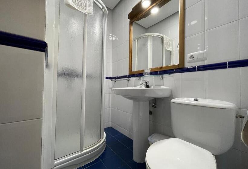 スタンダードルーム, La Guarida De La Lleira