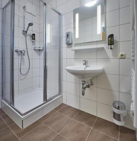 اتاق استاندارد یک نفره, Am Mitteregghof