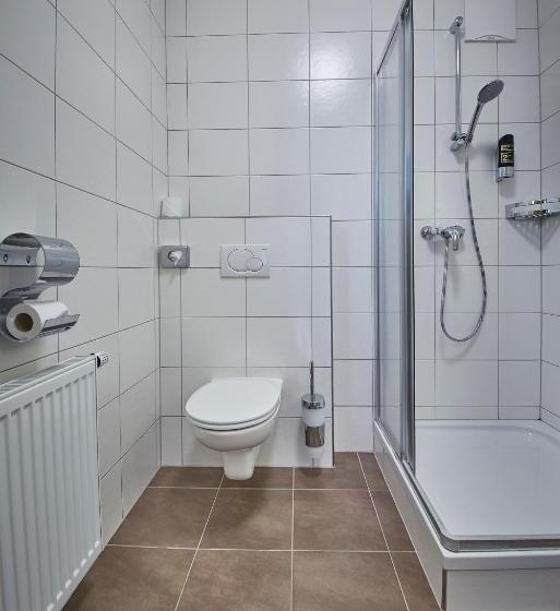 اتاق استاندارد یک نفره, Am Mitteregghof