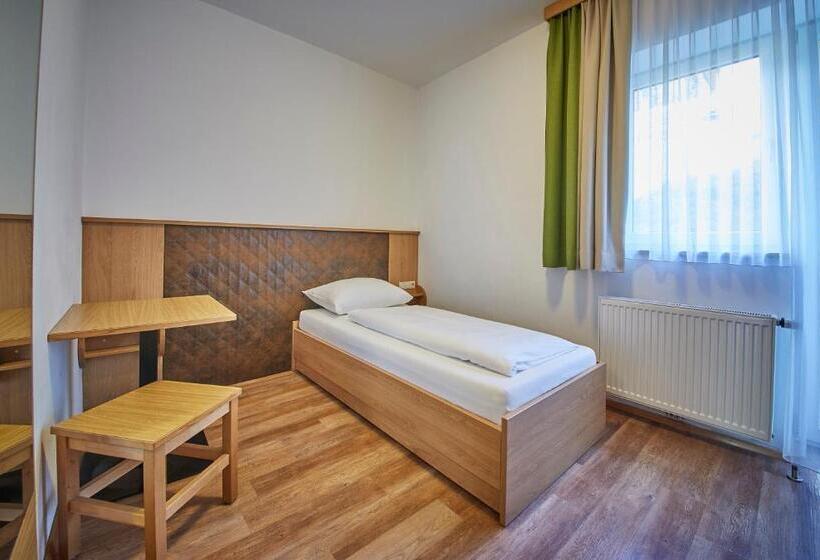 اتاق استاندارد یک نفره, Am Mitteregghof