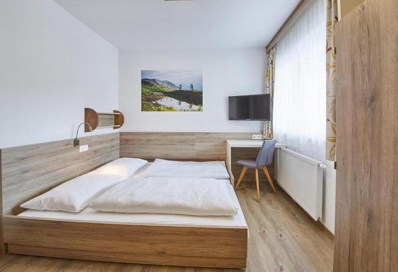 اتاق استاندارد یک نفره, Am Mitteregghof