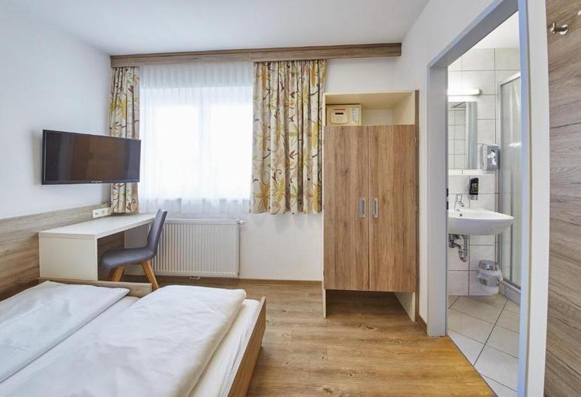 اتاق استاندارد یک نفره, Am Mitteregghof