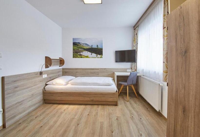 اتاق استاندارد یک نفره, Am Mitteregghof