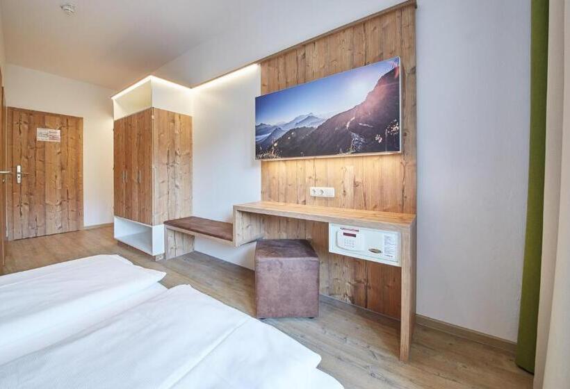 اتاق استاندارد سه نفره, Am Mitteregghof