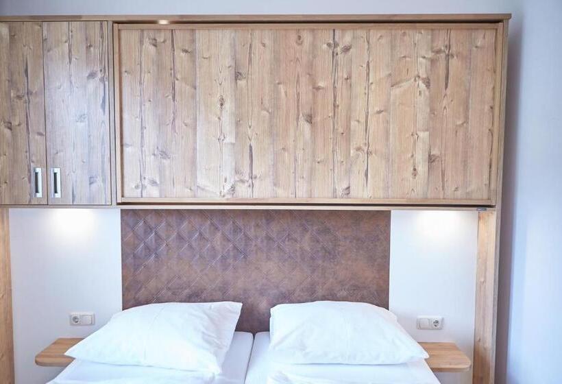 اتاق عادی, Am Mitteregghof