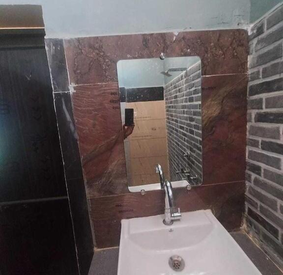 غرفة كلاسيكية ثلاثية, Capital O Jungle Resort And Restaurant