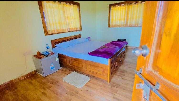 Трехместный Номер Классика, Capital O Jungle Resort And Restaurant