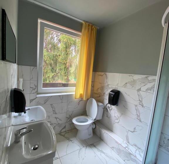 클래식 4인 룸, Houštka