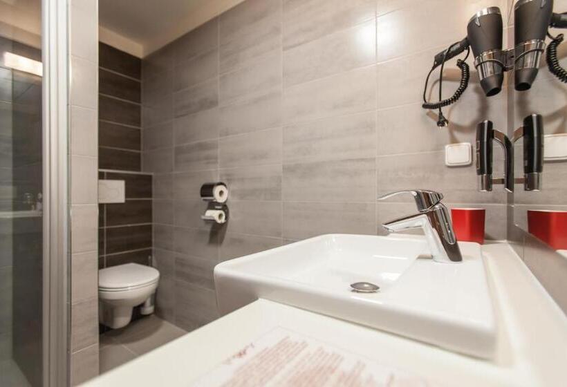 Апартаменты 1 Спальня, Kaskáda Kurdějov   Bed And Breakfast