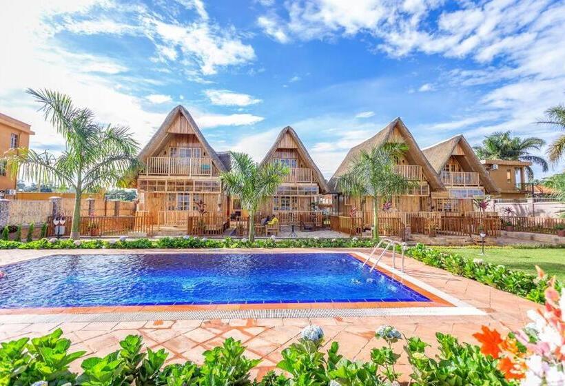 패밀리 스튜디오, Pelican Lodge & Marina