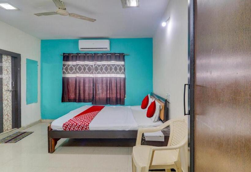 חדר קלאסי לשלושה, Oyo Flagship Hotel Royal Comfort Near Shilparamam