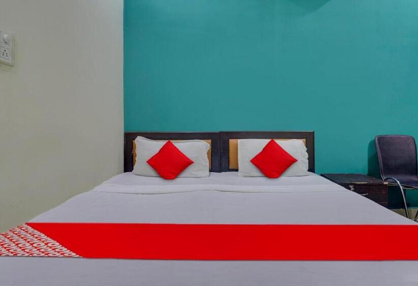 חדר קלאסי לשלושה, Oyo Flagship Hotel Royal Comfort Near Shilparamam
