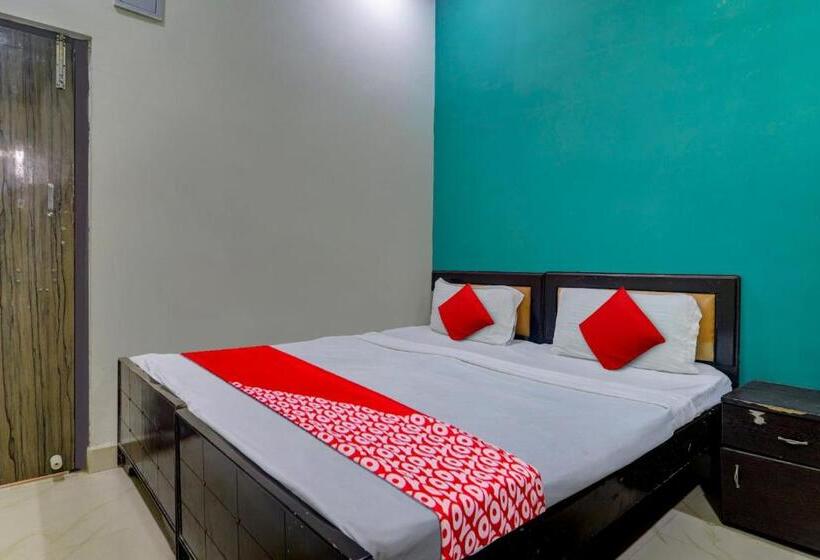 חדר קלאסי לשלושה, Oyo Flagship Hotel Royal Comfort Near Shilparamam