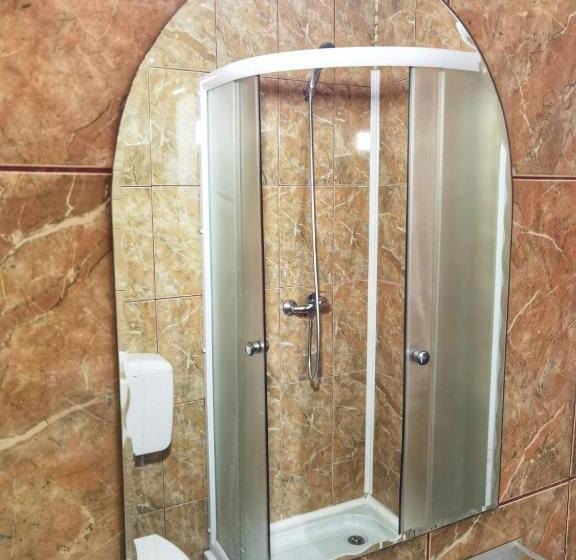 غرفة قياسية ثلاثية, Dor De Munte Straja