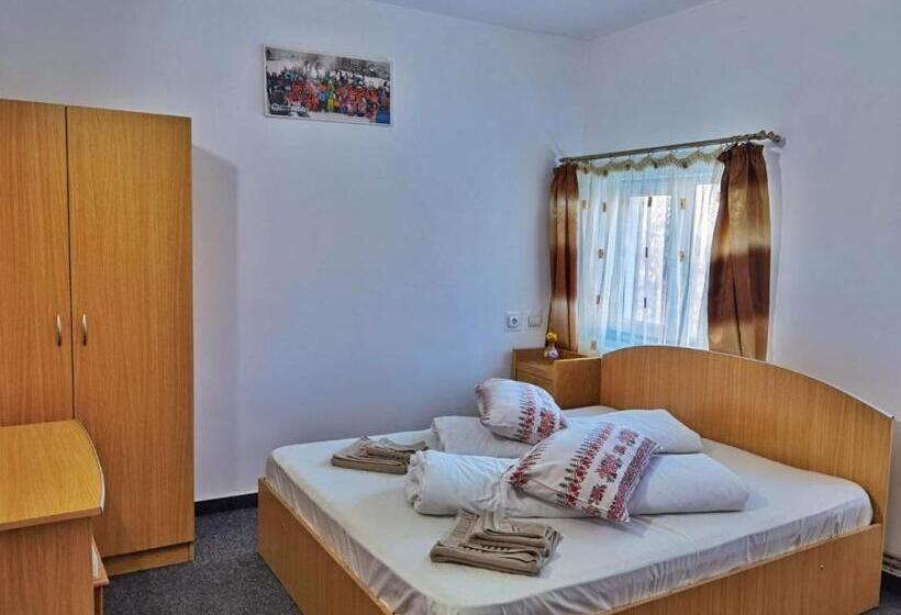 غرفة قياسية ثلاثية, Dor De Munte Straja