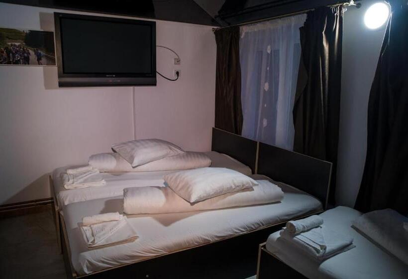 غرفة أساسية ثلاثية, Dor De Munte Straja