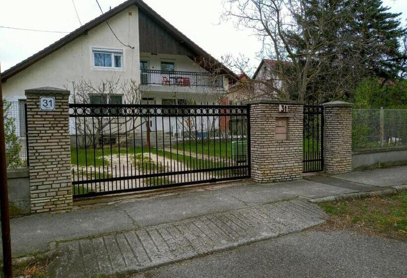 דירת חדר עם טרסה, Felhő Apartman