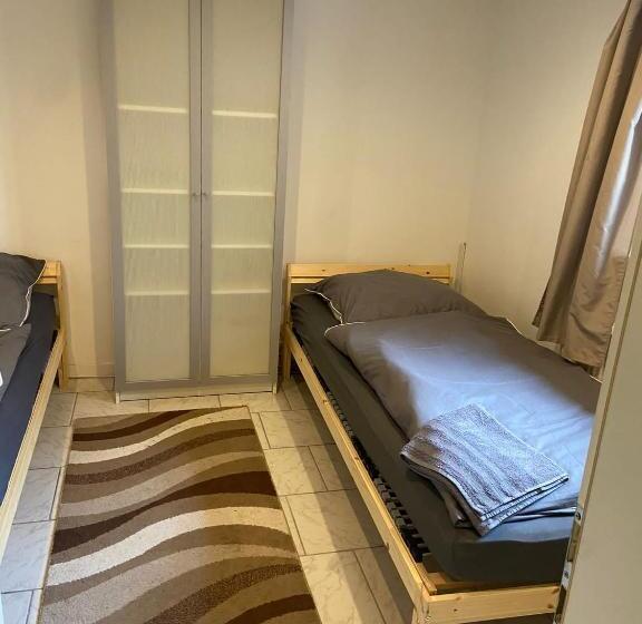 חדר סטנדרט לארבעה, @ Home Zimmervermietung