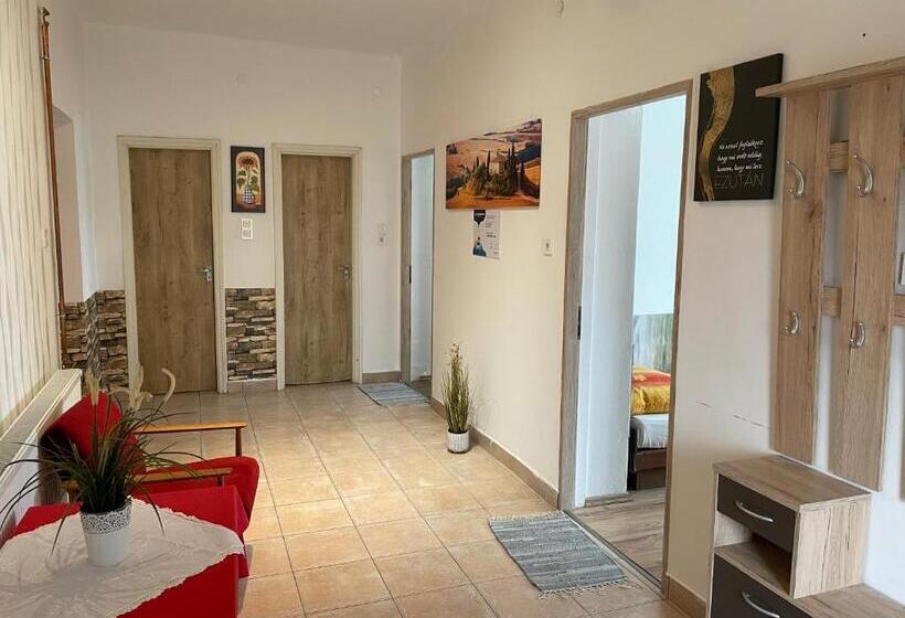 شقة غرفة واحدة, Patak Pihenő