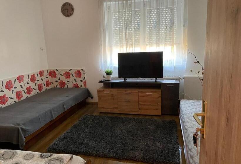 شقة غرفة واحدة, Patak Pihenő