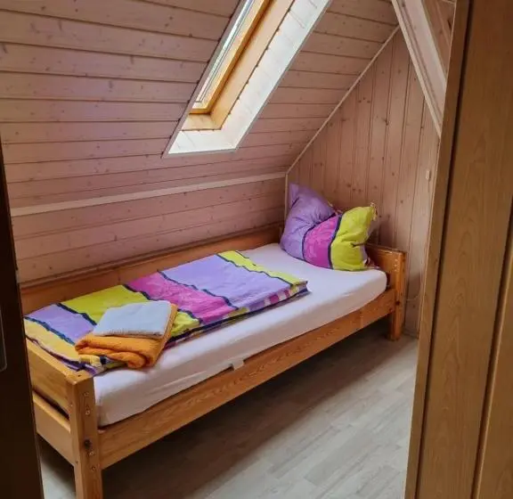 Standard Yhden Hengen Huone, Pension Zollern